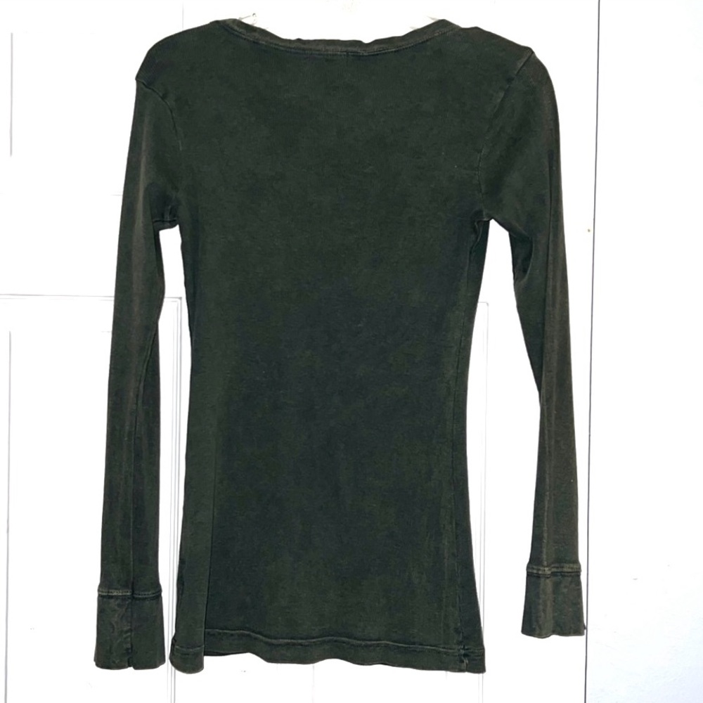One World Olive Green Vintage Wash Ribbed Rose Peace Design Top - Picture 5 of 13